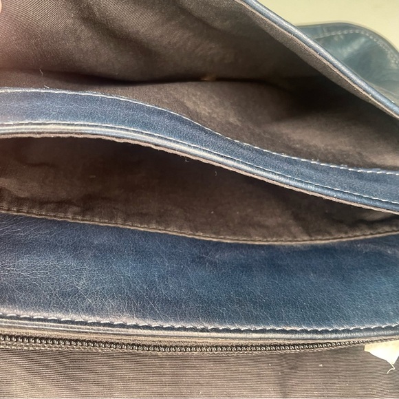 Tignanello Classic Saddlebag Navy Leather Handbag Shoulder Bag pre-owned - Picture 8 of 13